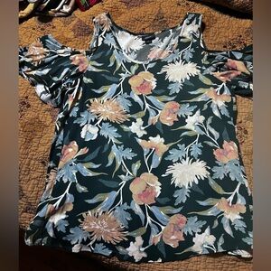 Daytrip by buckle cold shoulder top